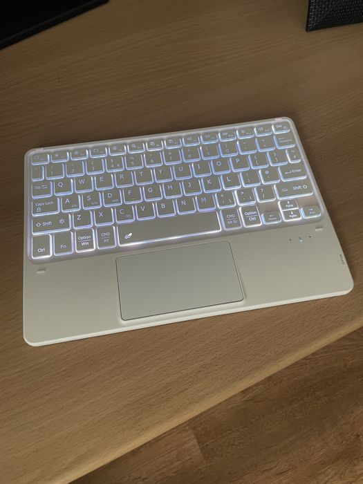 Компактна клавиатура +коврик