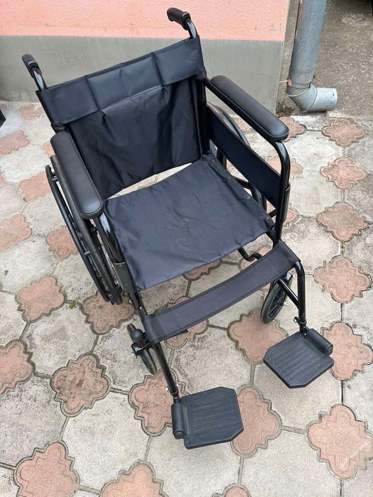 Продам инвалидную коляску