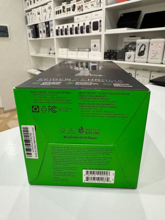 Мікрофон студійний Razer Seiren V3 Chroma Black RZ19-05060100-R3M1