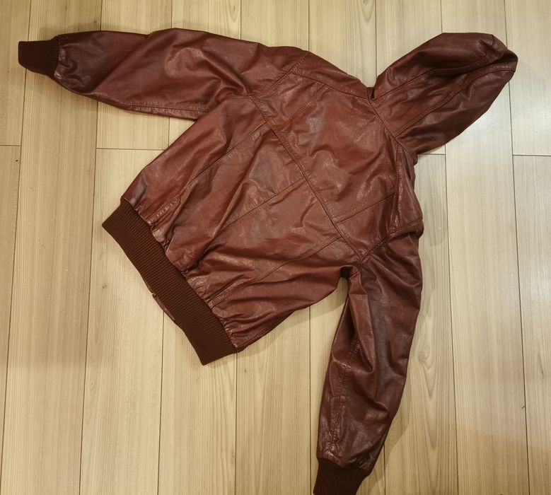 Skórzana kurtka z kapturem 140/146