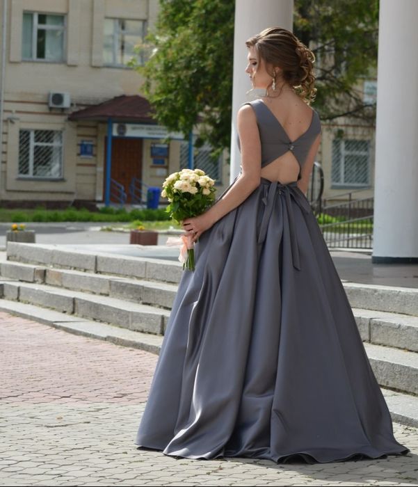 Продається випускна сукня в ідеальному стані