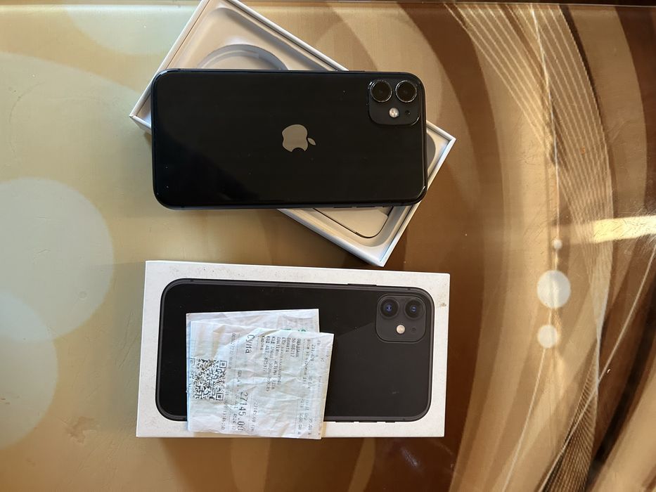 Продам 11 айфон б у