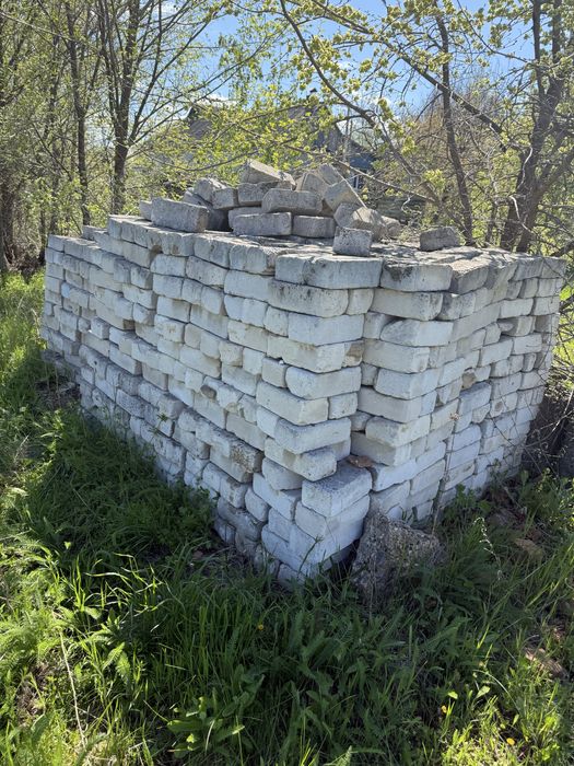 Продам б/у кирпич