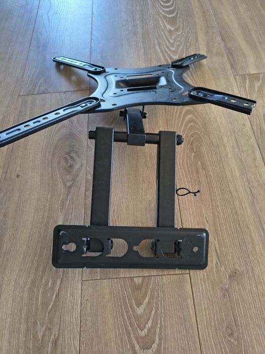 Uchwyt na telewizor TV do mocowania telewizora  do 55' cali