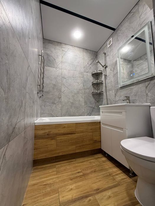 Продається 2к. квартира в центрі міста, другий поверх