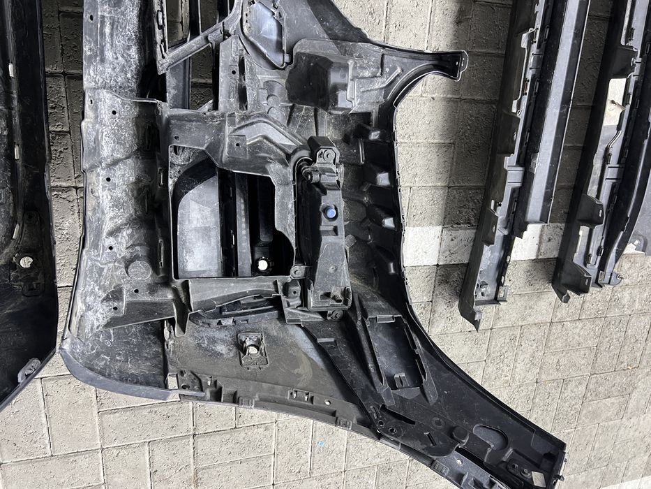 Бампер передний, задний, накладки порогов bmw x5 G05