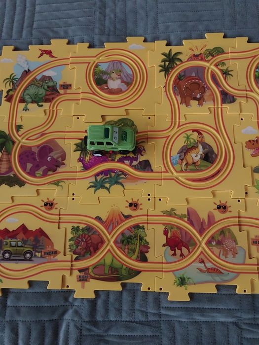Puzzle Track Car, układanka z samochodzikiem