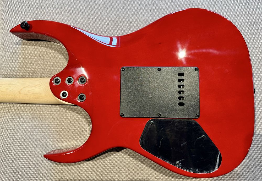 Продам електрогітару Solar