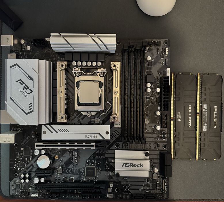 asrock b560m pro4 - купити комп'ютери та комплектуючі - Ціна на OLX.ua