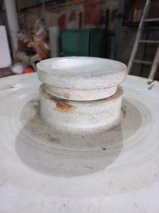 Zbiorniki PTFE teflonowe. Reaktory z fluoroplastu. Mieszalniki PTFE.