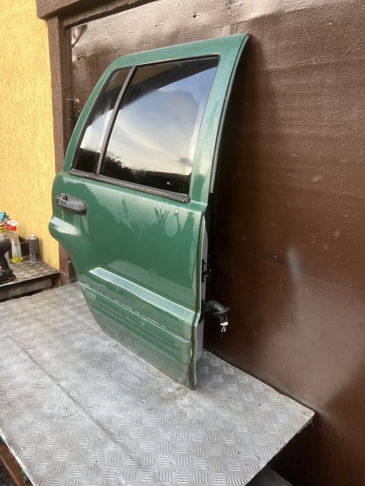 grand cherokee wj джип чероки 04 год дверь в сборе зад прав