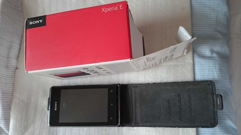 Sony Xperia E C1505 plus  Etui