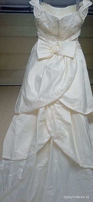 Vestido de noiva La Sposa em excelente estado