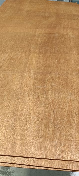 Sklejka 220x110x0.8cm