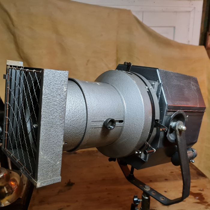 Reflektor sceniczny oświetleniowy lampa teatalna zabytek świetny stan