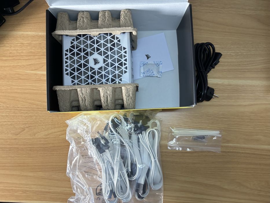 Fonte Alimentação Corsair Rm850x White Shift Series 850W