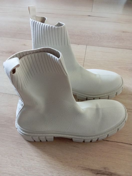 Krush botki rozm 39 kolor beżowy