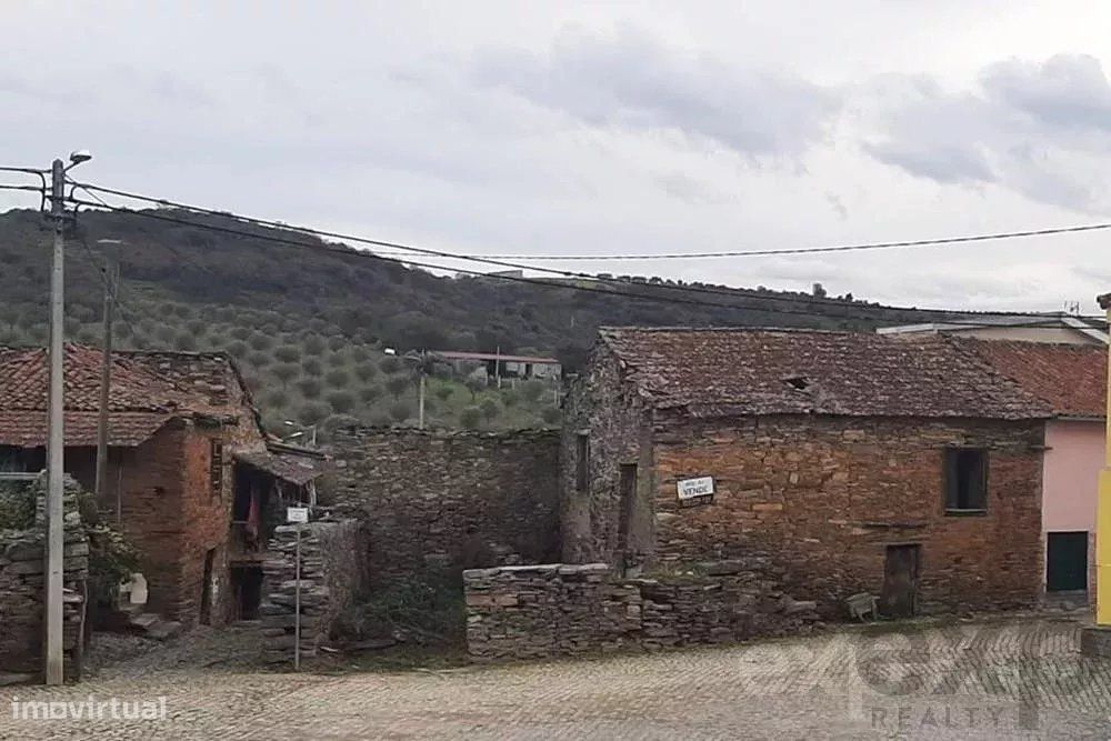 Casa de pedra em São Salvador, Mirandela