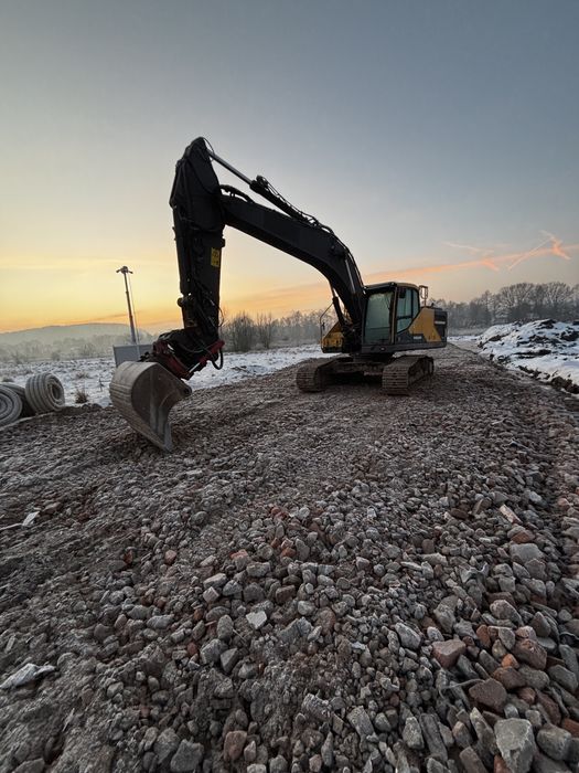 Prace ziemne/ Wyburzenia / transport niskopodowoziowy oraz kruszyw