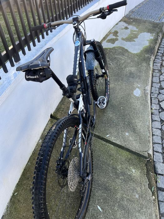 Bicicleta TREK Suapensão total