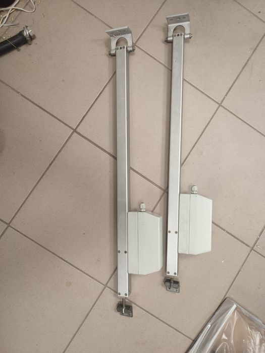 Napęd , siłownik D+H 2sztuki do klap dymowych,okien itp.