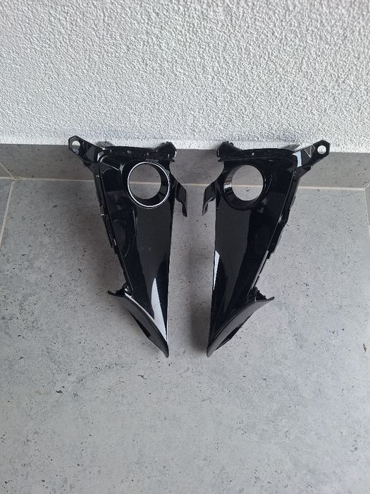 Toyota Corolla E21 18-23 HB Kombi osłona ramka halogenu