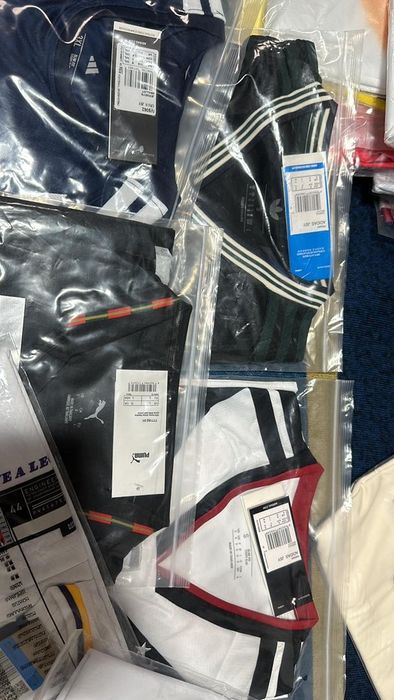 Vende-se camisas de futebol de todos os clubes, qualidade excelente.