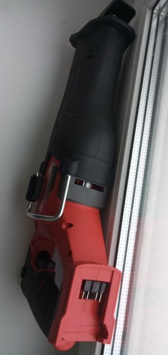 Безщіткова шабельна пила Milwaukee M18 2821-20 FUEL SAWZALL із США