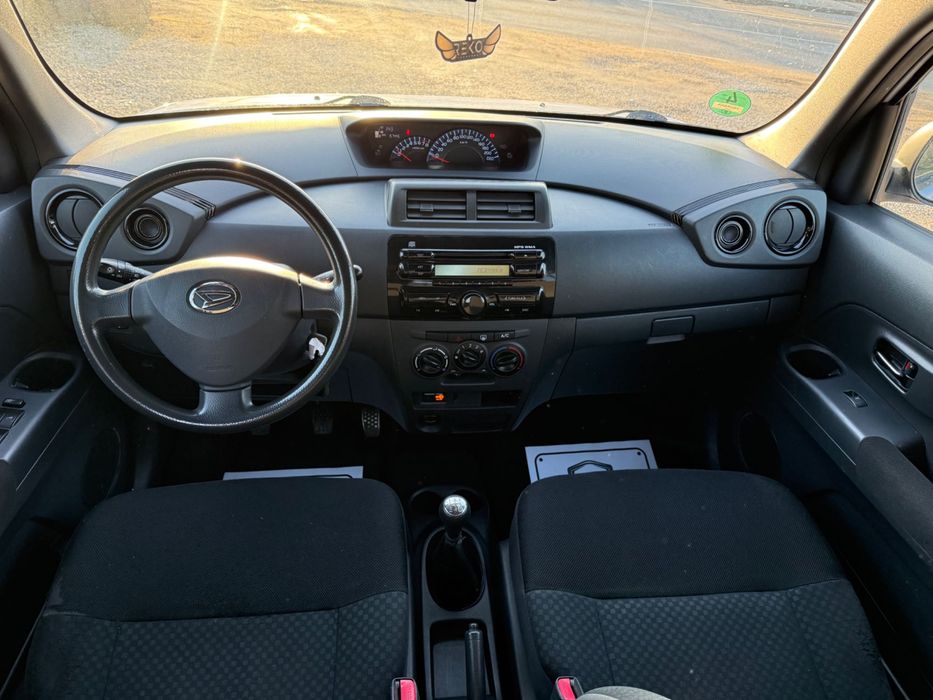 Daihatsu Materia z 2008 Roku 1.5 Benzyna Opony Wielosezonowe