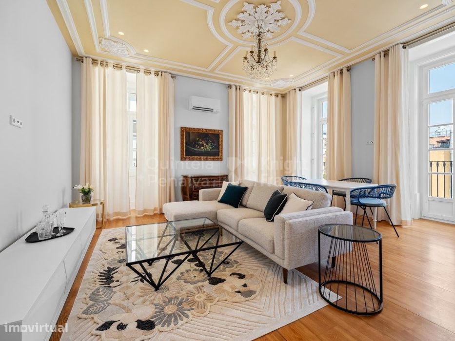 Apartamento T2 com móveis para arrendar em Santos