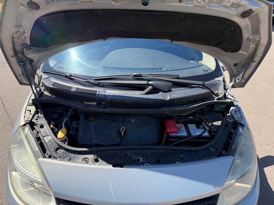 Продаю Renault Scenic 1.5d 5cт мех 2004р