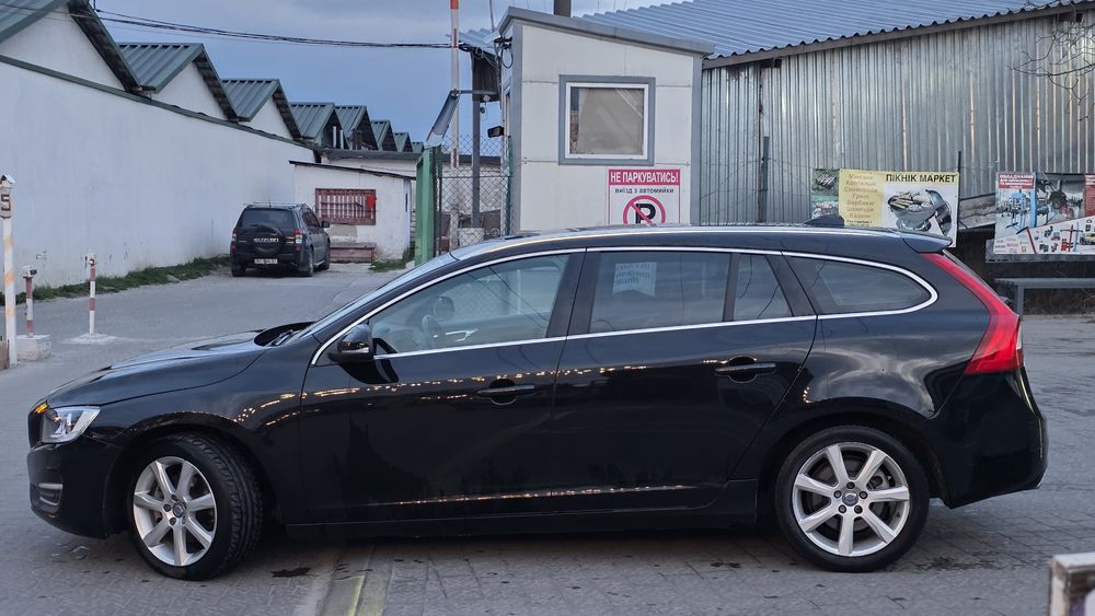 Volvo V60 T5 2.0 бензин