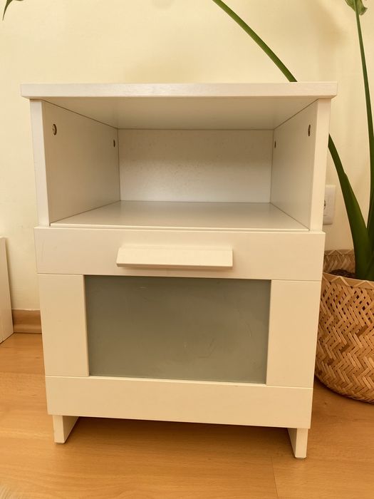 Movel mesa de cabeceira