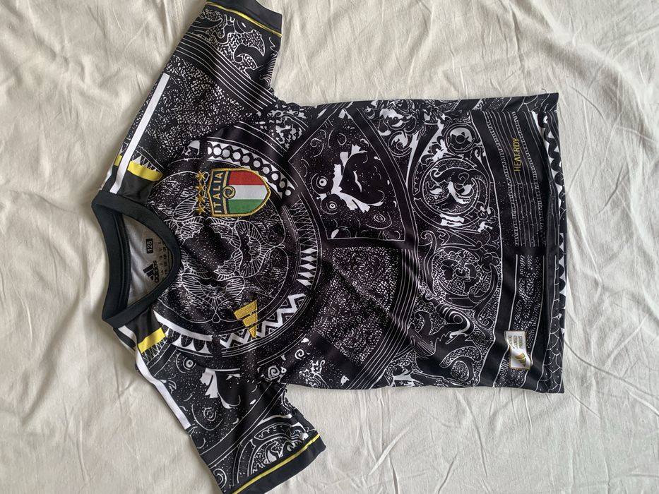 Футболка спортивна Adidas для футболу