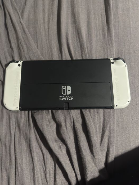 Nintendo Switch Oled + Etui