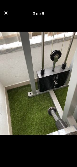 Preciso desocupar - Máquina Arm Curl TECHNOGYM