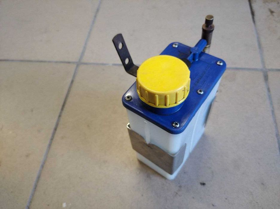 Бачок для змащування в ГБО