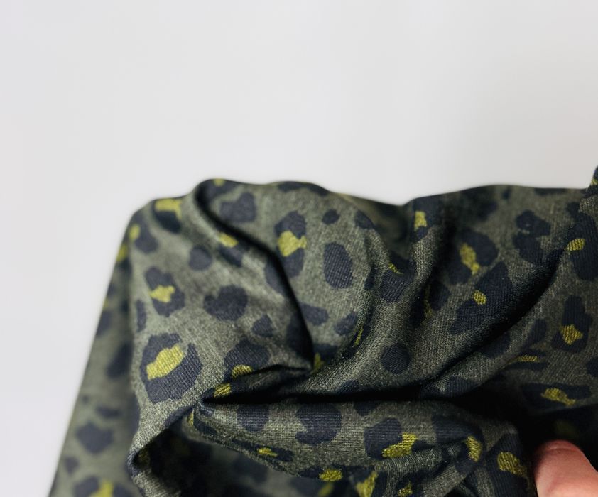 Ciemnozielona spódnica mini w panterkę L 40