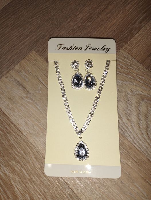 Яркие вечерний набор колье и серьги