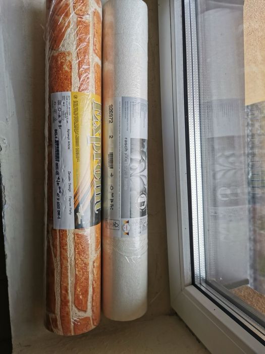 Продам два рулони шпалер