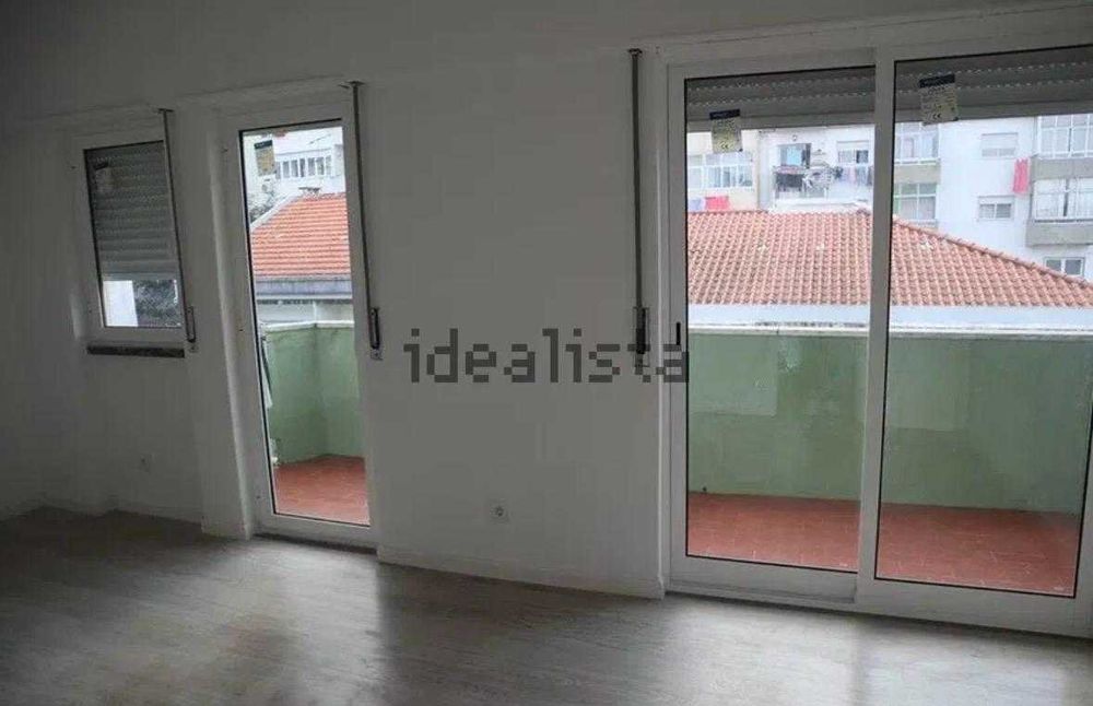 FANTÁSTICO Apartamento totalmente REMODELADO, na Cova da Piedade