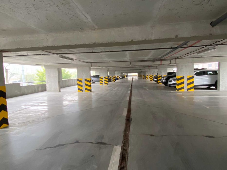 ЖК Місто Квітів. Паркоместа на 1-2-ом этаже наземного паркинга. Без %.