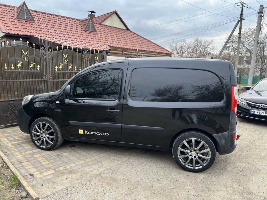Renault.    kangoo
