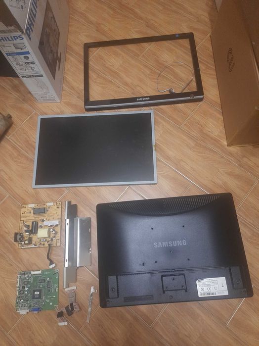 Набор из 3 мониторов: LG Flatron L1730B, Samsung 795DF, Samsung 206BW