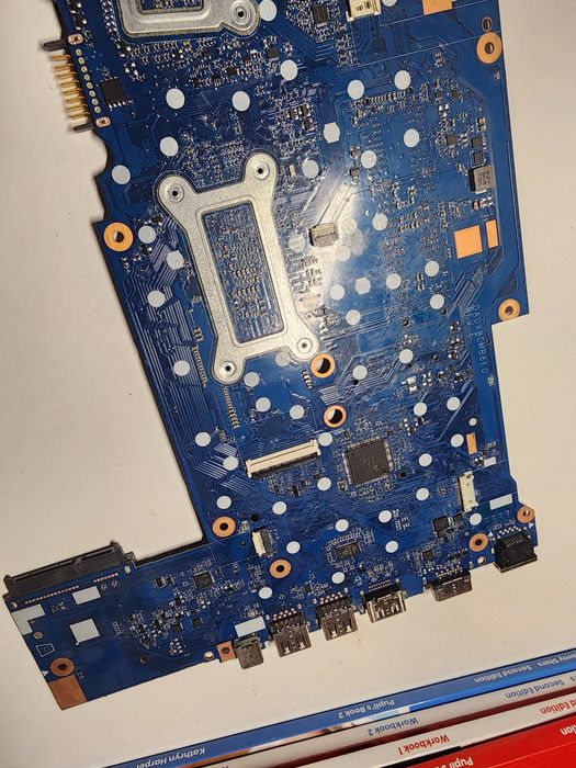 HP 250,255 G7 і для деяких  моделей HP Pavilion ddr4