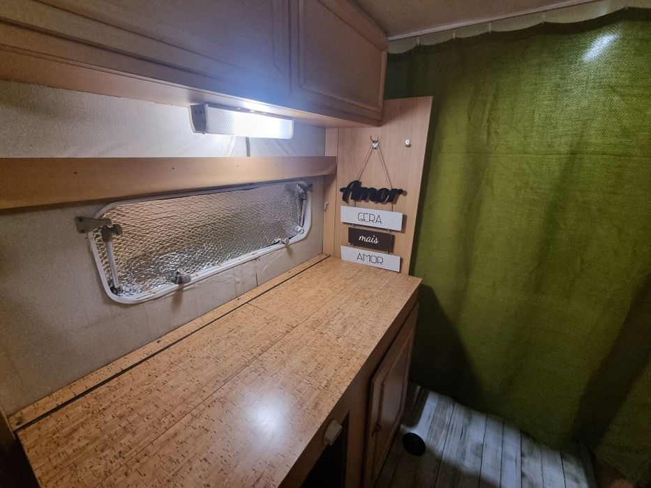 Caravana c/ WC e documentos