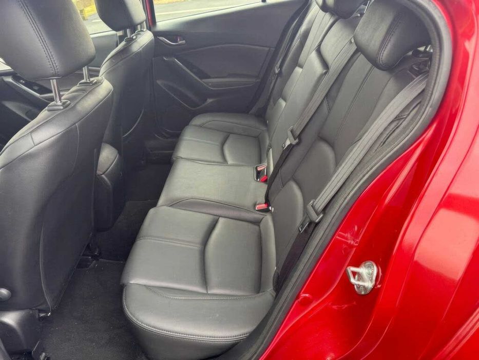 Mazda 3 Premium      2018