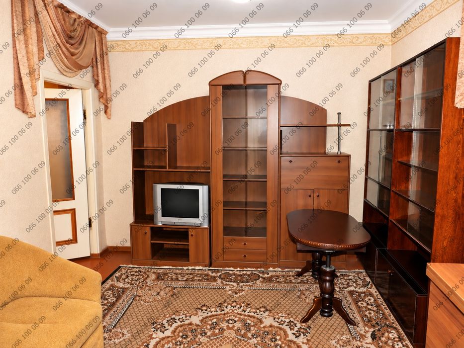Продам частину будинку м. Вишневе вул. Молодіжна, заг. 51,20 м², є гараж та літня кухня