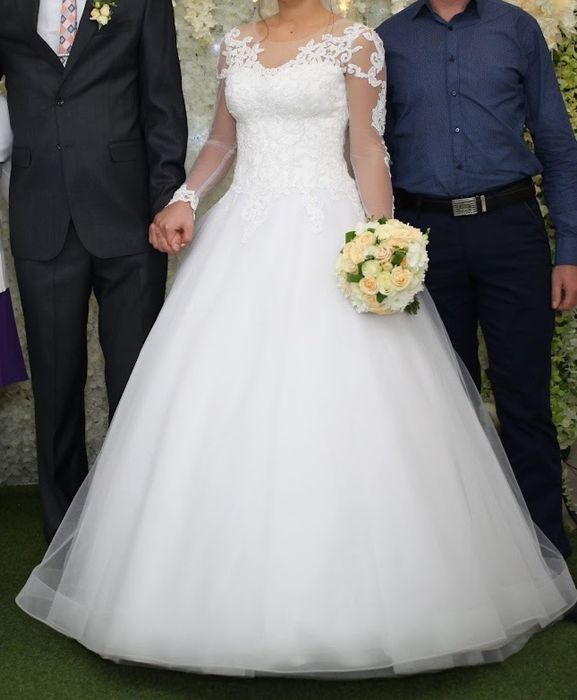 весільна сукня (з дуже гарною енергетикою, вже 7 років разом щасливі)