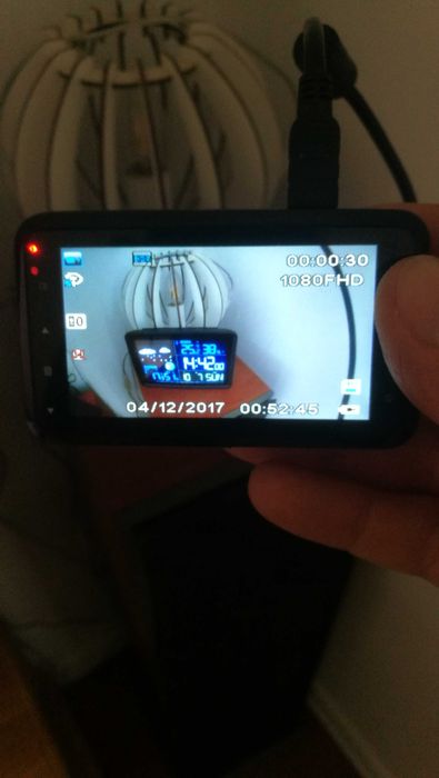 Wideorejestrator Prestigio Roadrunner 527DL z tylną kamerą.